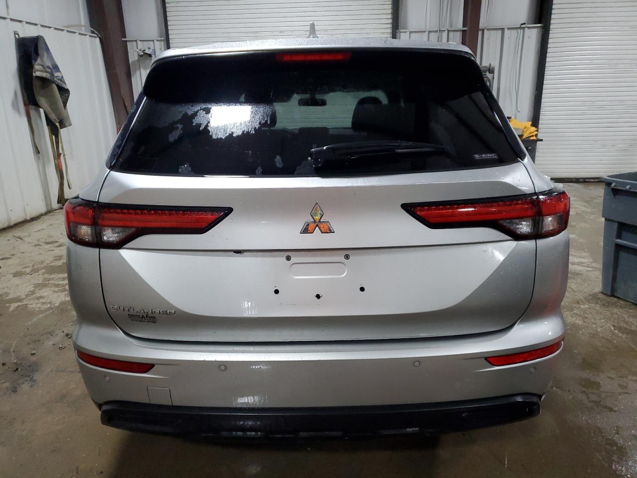 MITSUBISHI OUTLANDER ES