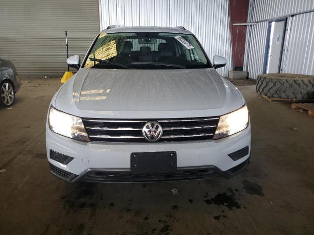 2018 VOLKSWAGEN TIGUAN SE 3VV3B7AX3JM214153