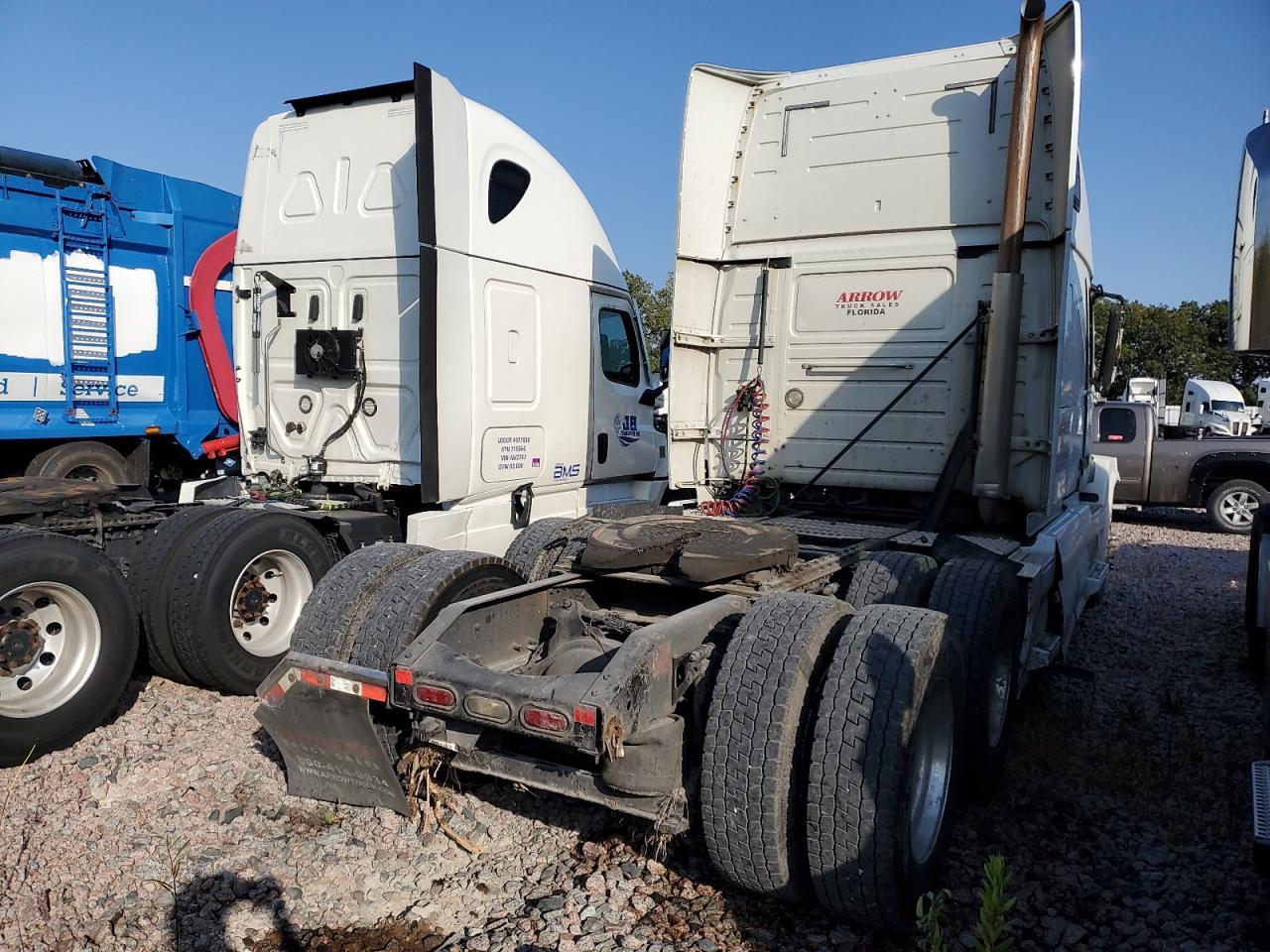 Lot #3285721660 2017 VOLVO VNL