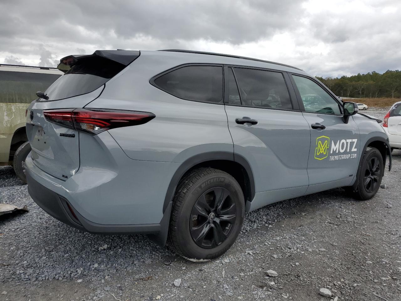 TOYOTA HIGHLANDER HYBRID XLE