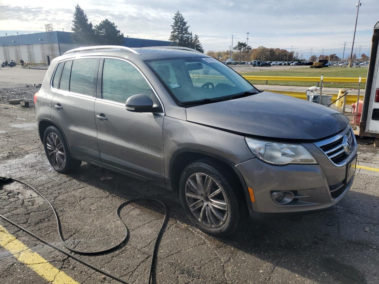 Lot #3284774550 2009 VOLKSWAGEN TIGUAN S