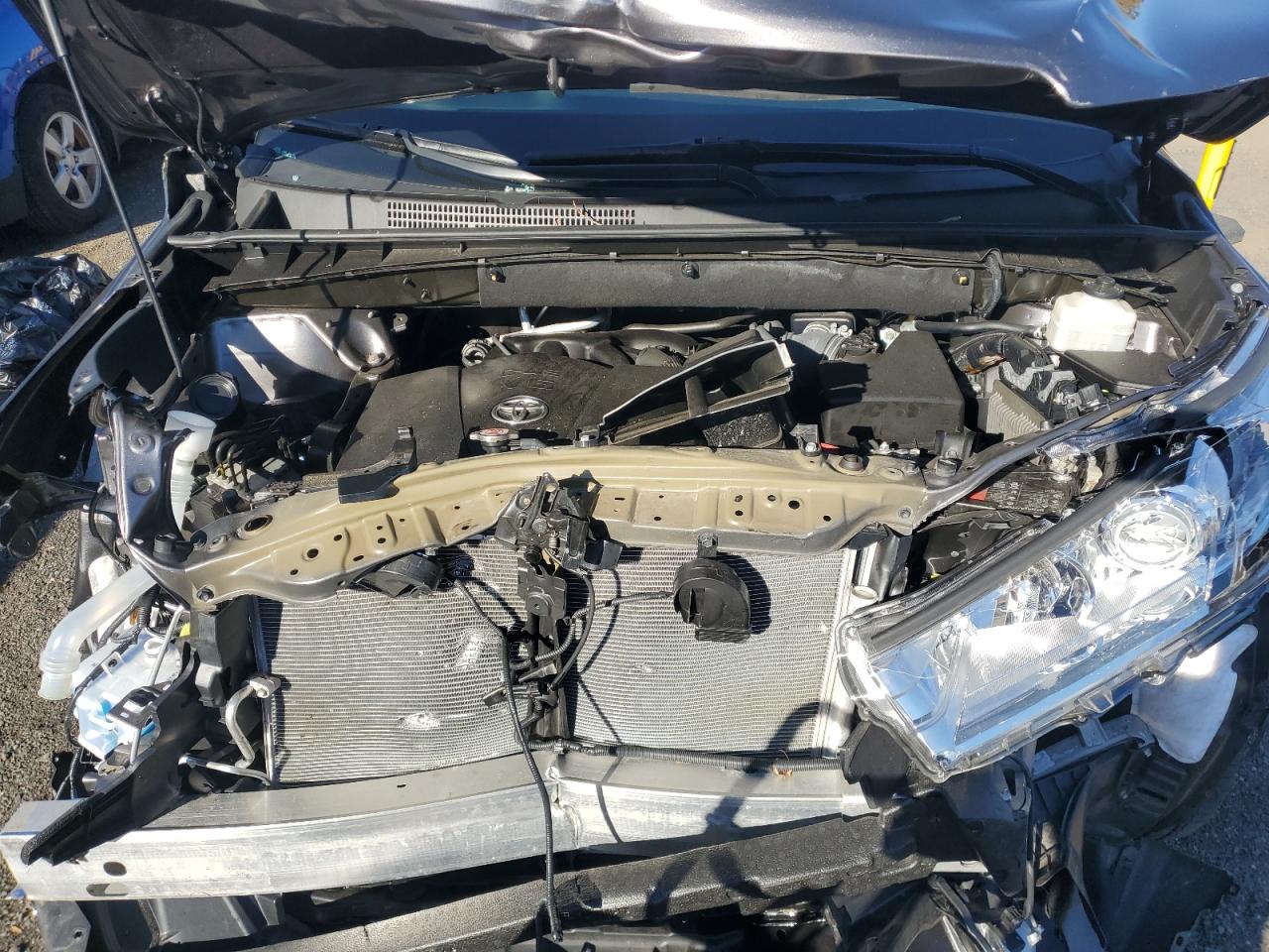 TOYOTA HIGHLANDER SE