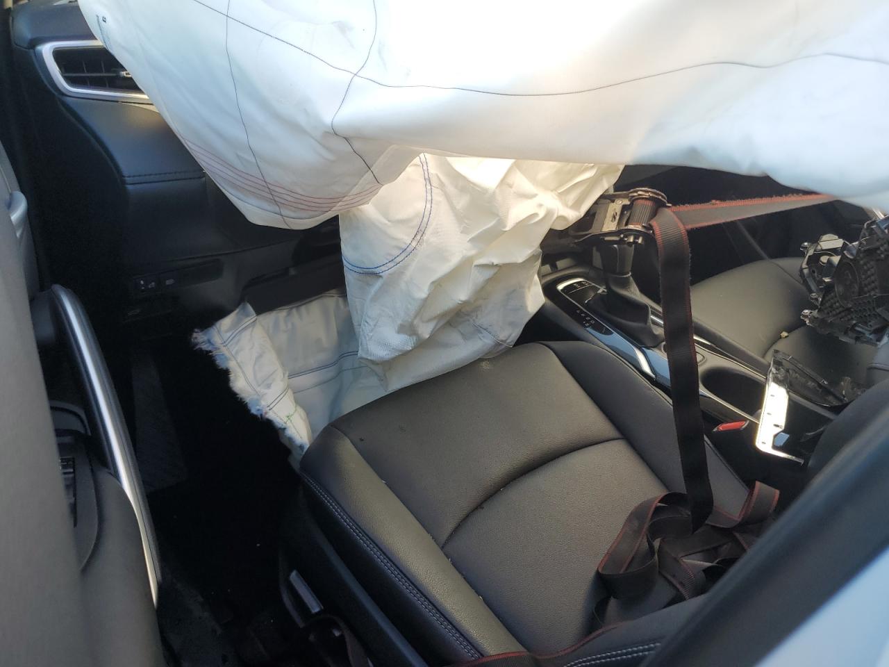 TOYOTA COROLLA CROSS XLE