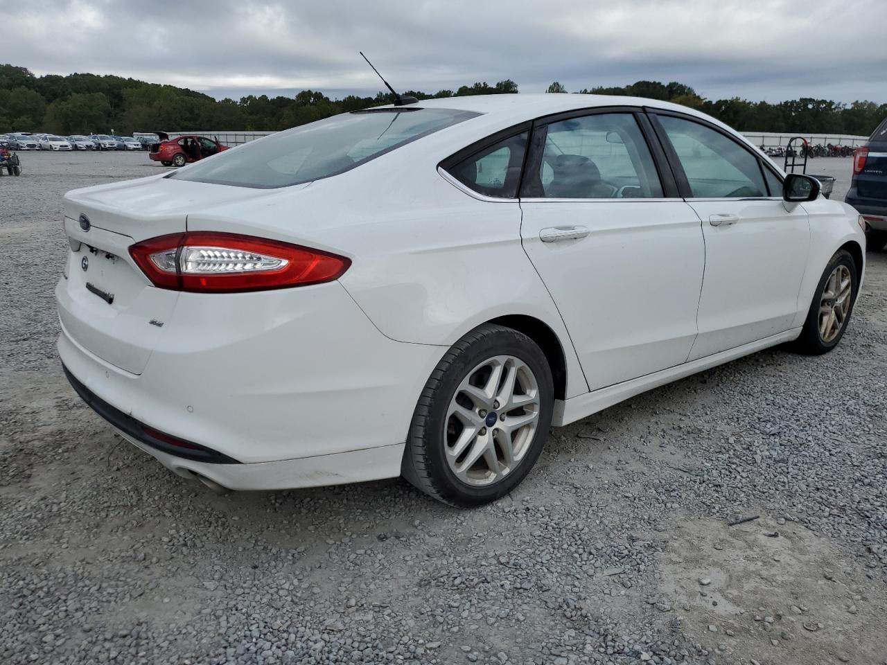 FORD FUSION SE