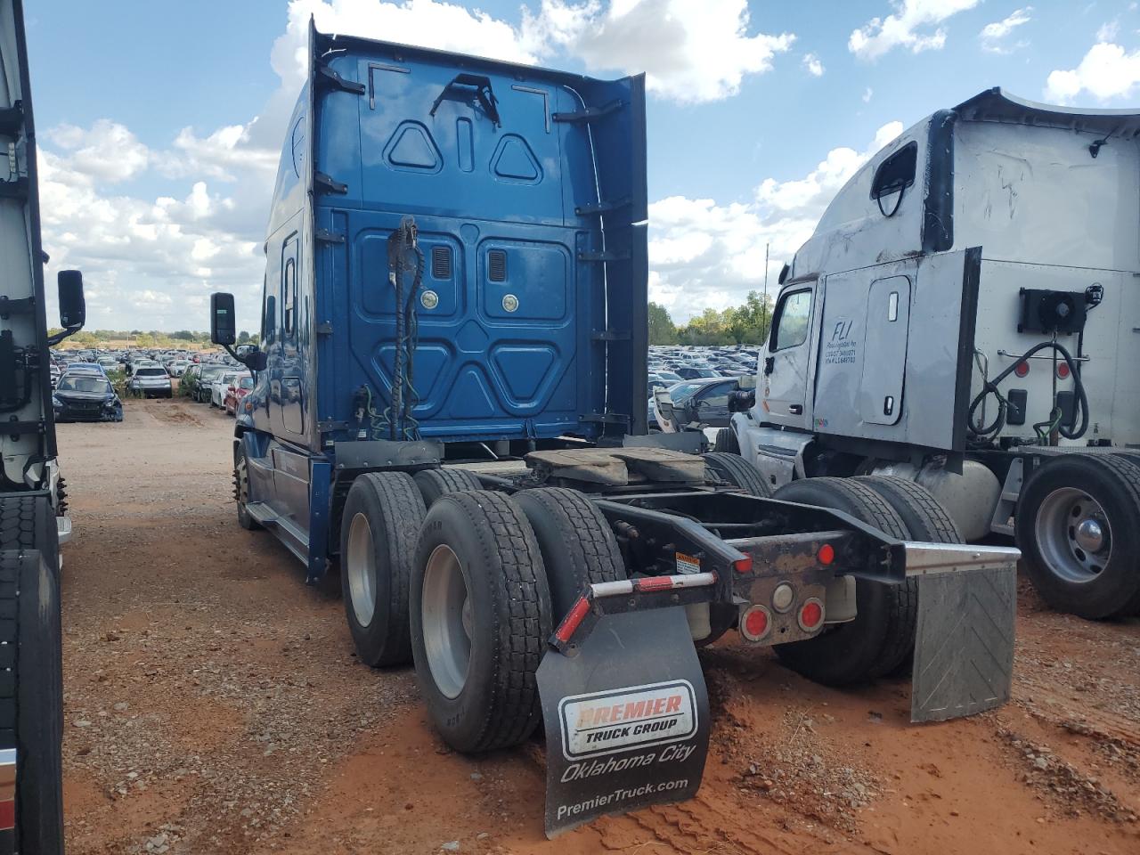 Lot #3268233020 2016 FREIGHTLINER CASCADIA 1