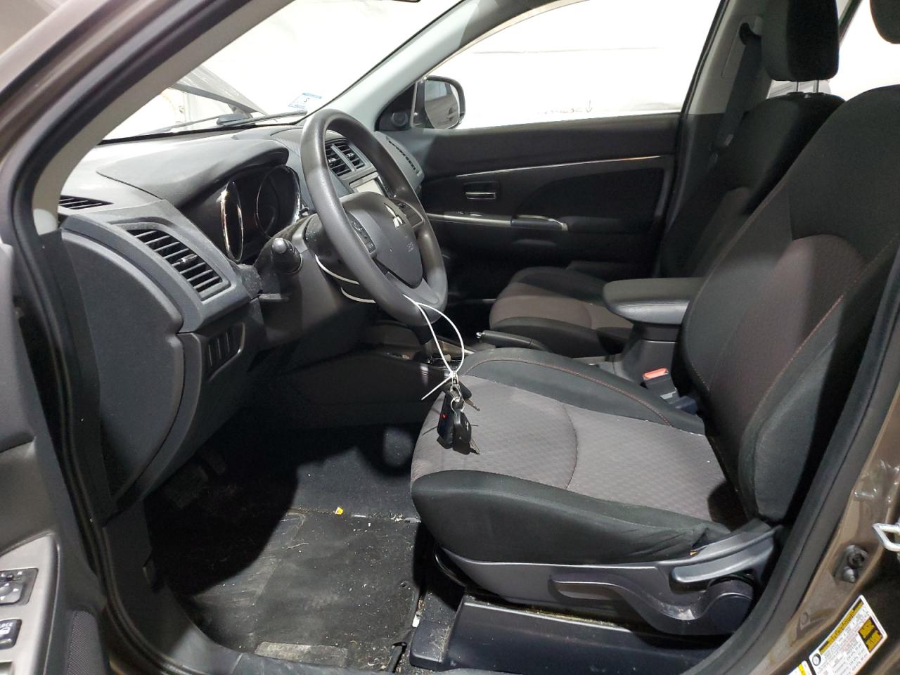 MITSUBISHI OUTLANDER ES