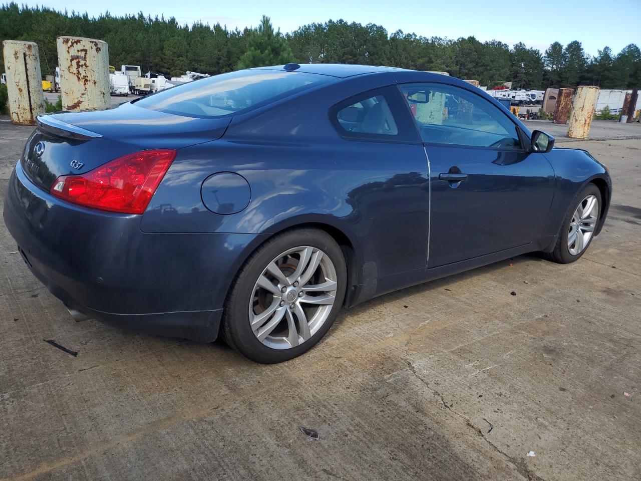 INFINITI G37 BASE