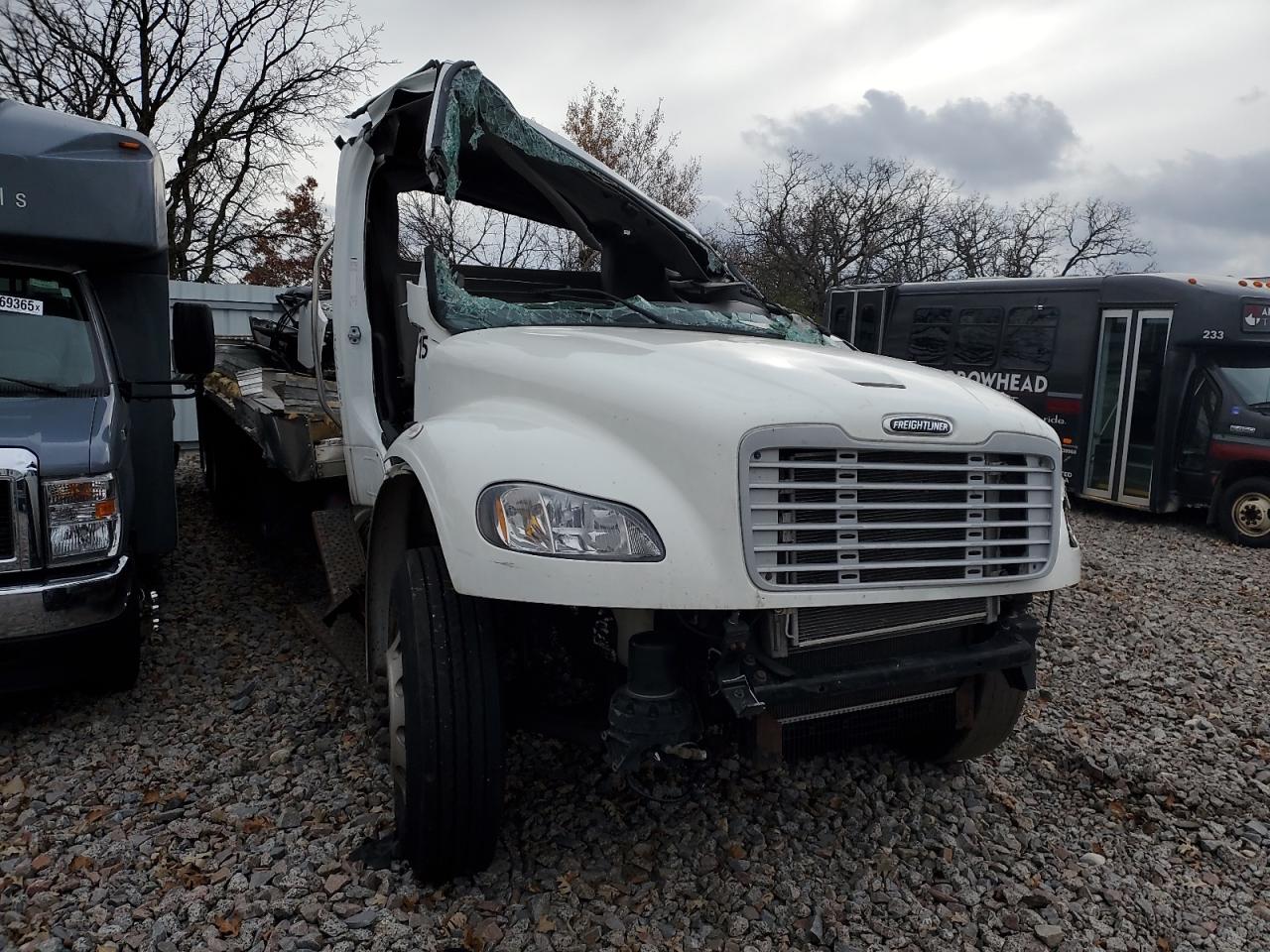 Lot #3287621021 2017 FREIGHTLINER M2 106 MED