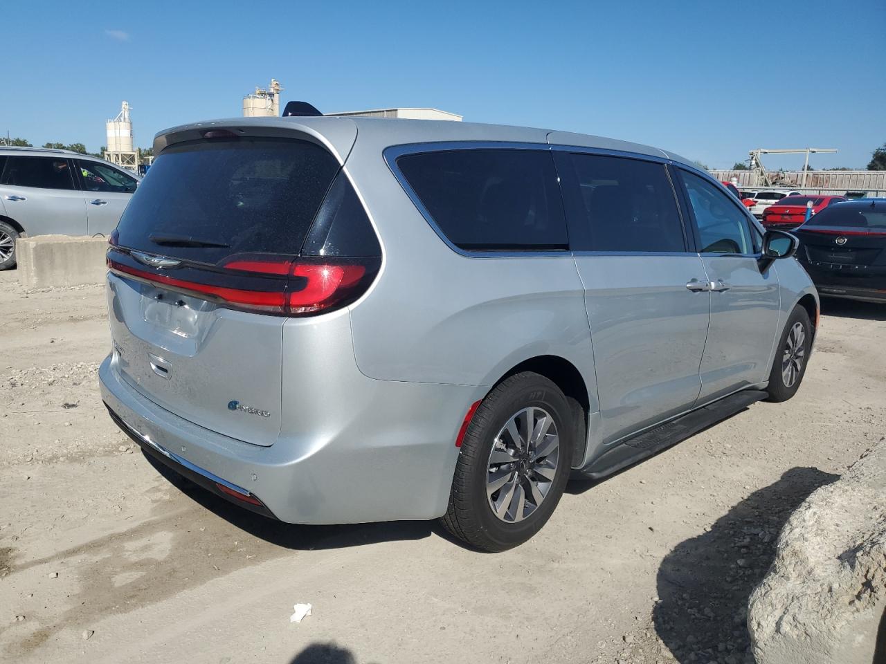 CHRYSLER PACIFICA HYBRID TOURING L