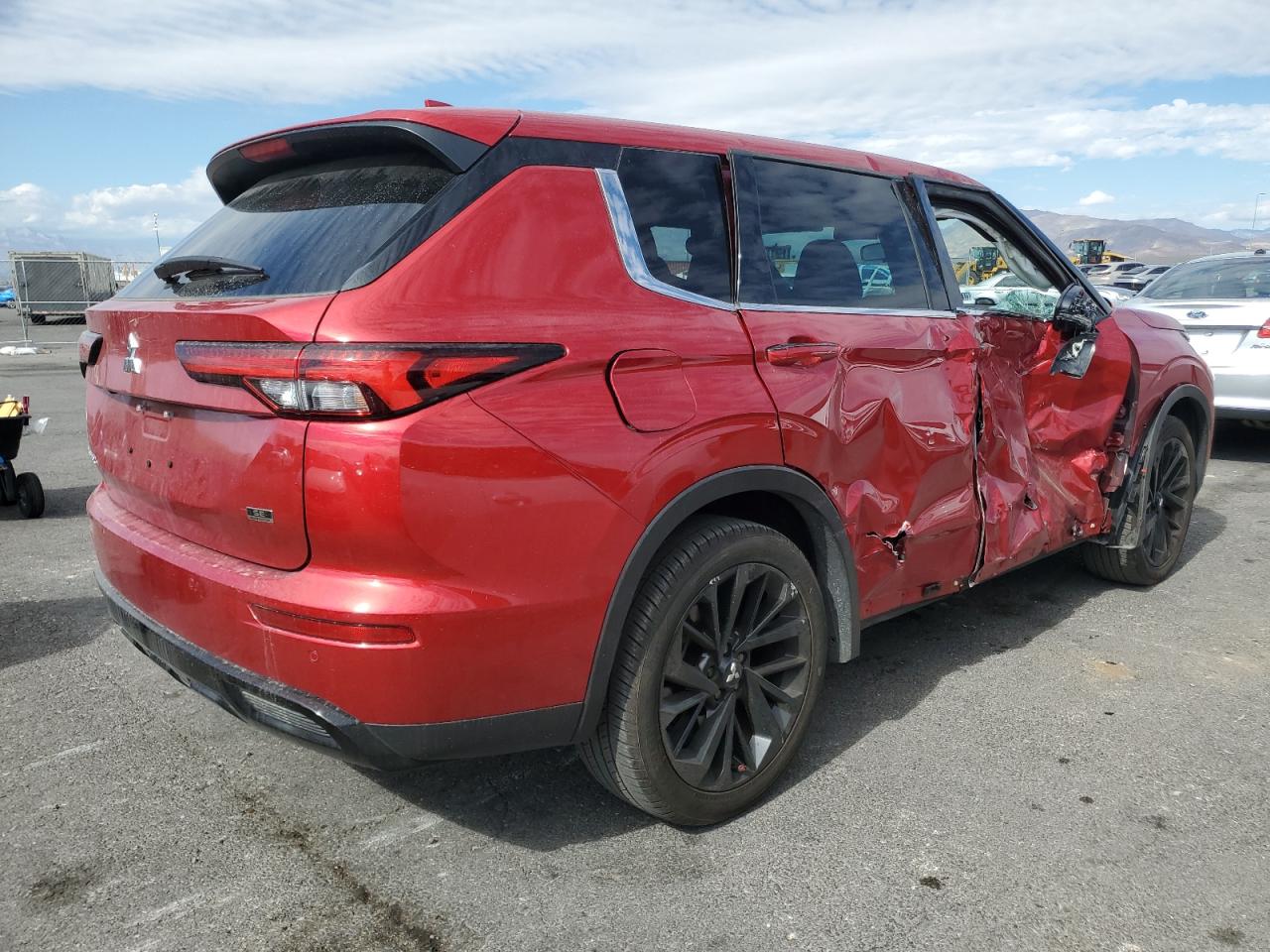 MITSUBISHI OUTLANDER SE