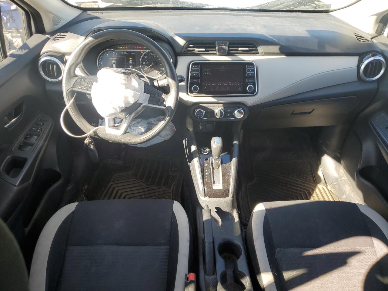 NISSAN VERSA SV