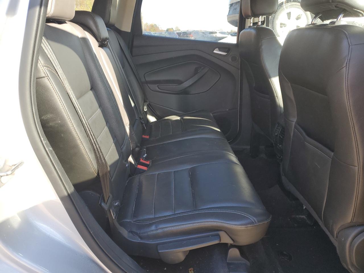 FORD ESCAPE TITANIUM