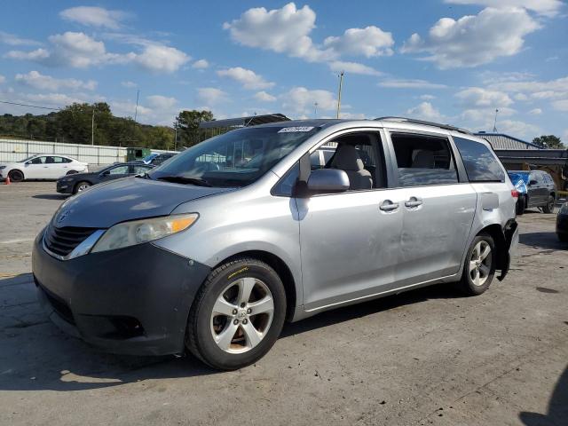TOYOTA SIENNA LE