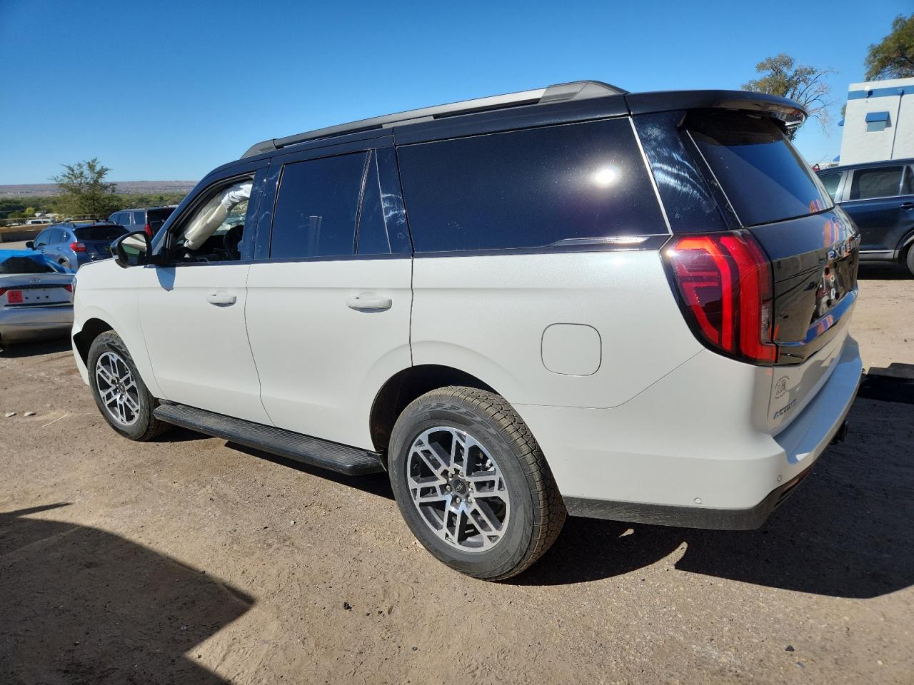 FORD EXPEDITION ACTIVE