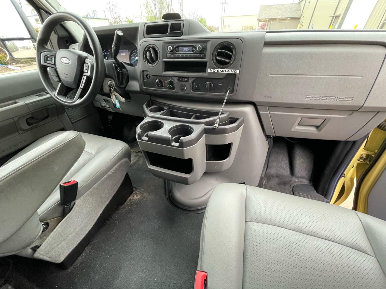 FORD ECONOLINE E450 SUPER DUTY CUTAWAY VAN