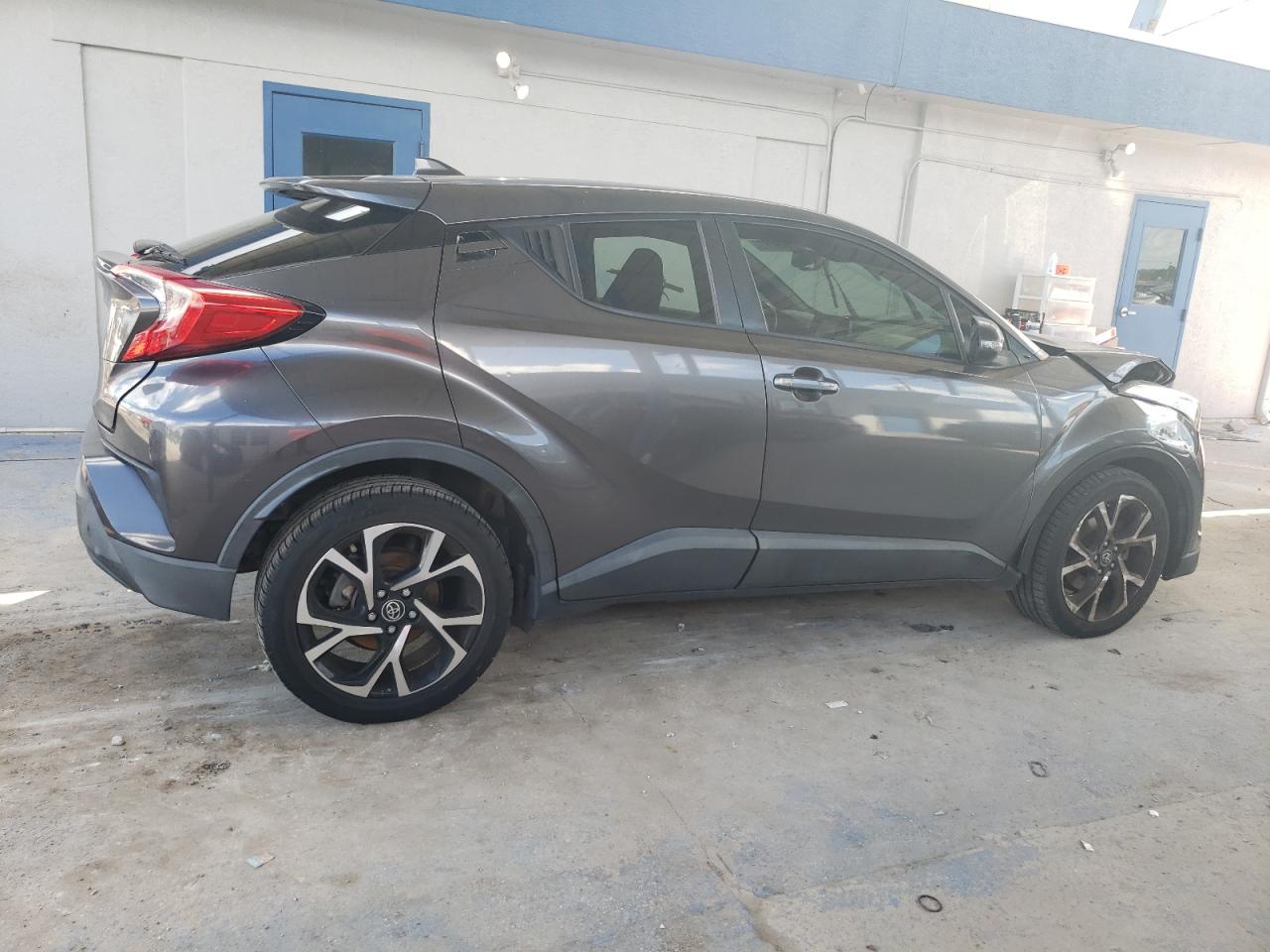 TOYOTA C-HR XLE