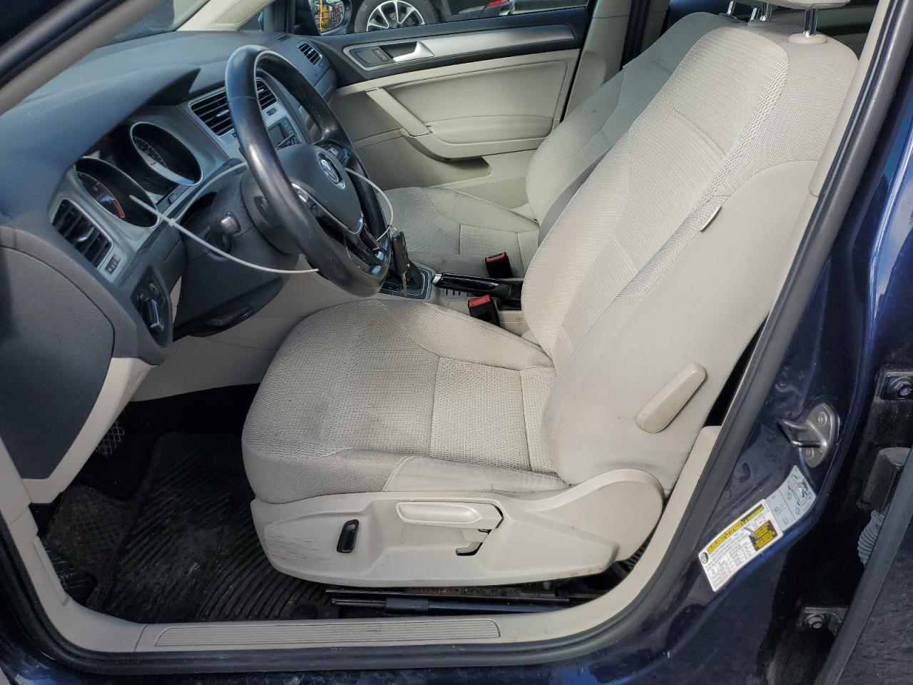 VOLKSWAGEN GOLF S/SE