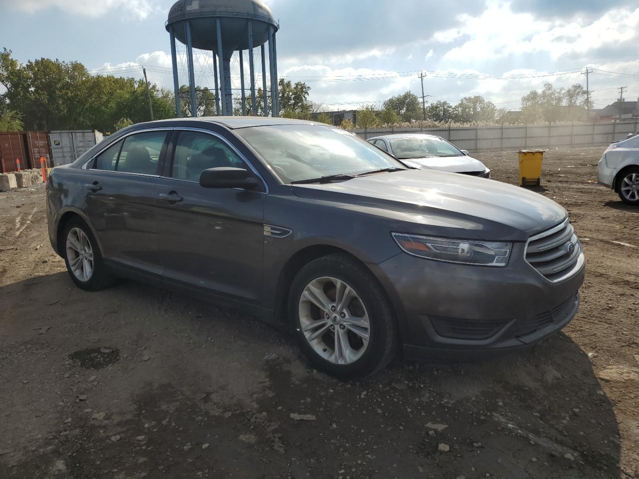 FORD TAURUS SE