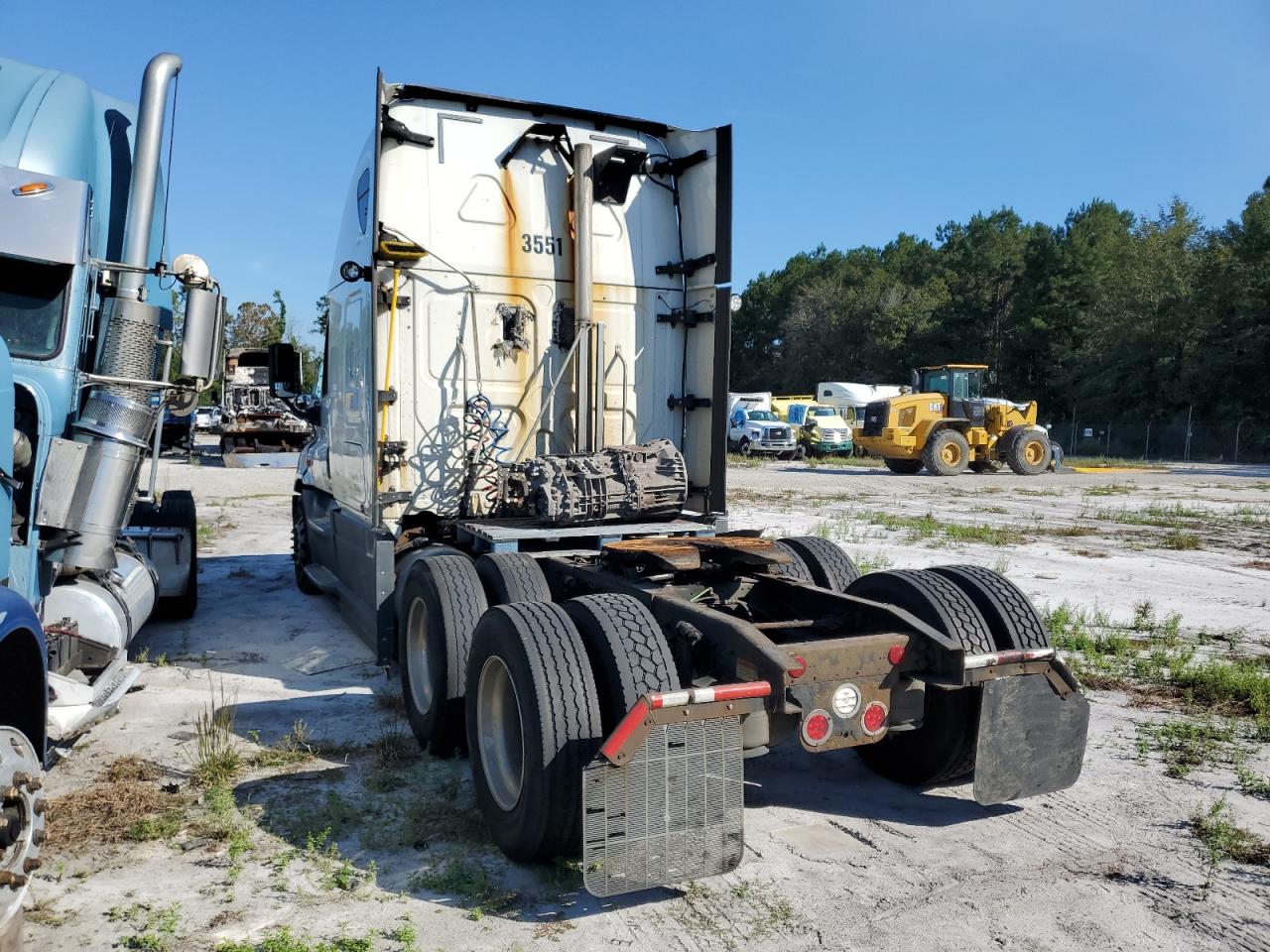 Lot #3277035186 2016 FREIGHTLINER CASCADIA 1