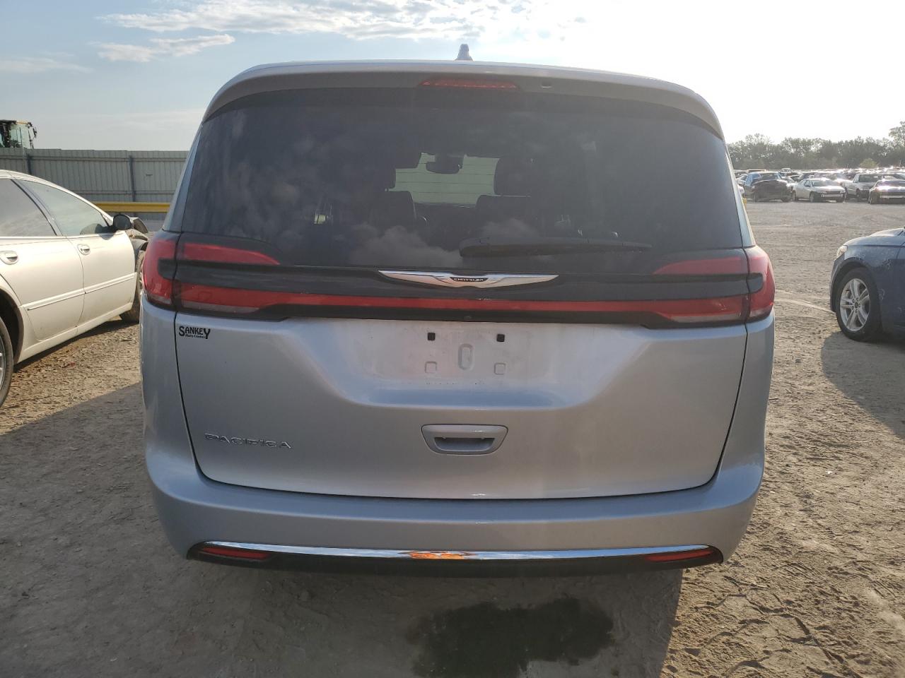 CHRYSLER PACIFICA TOURING L