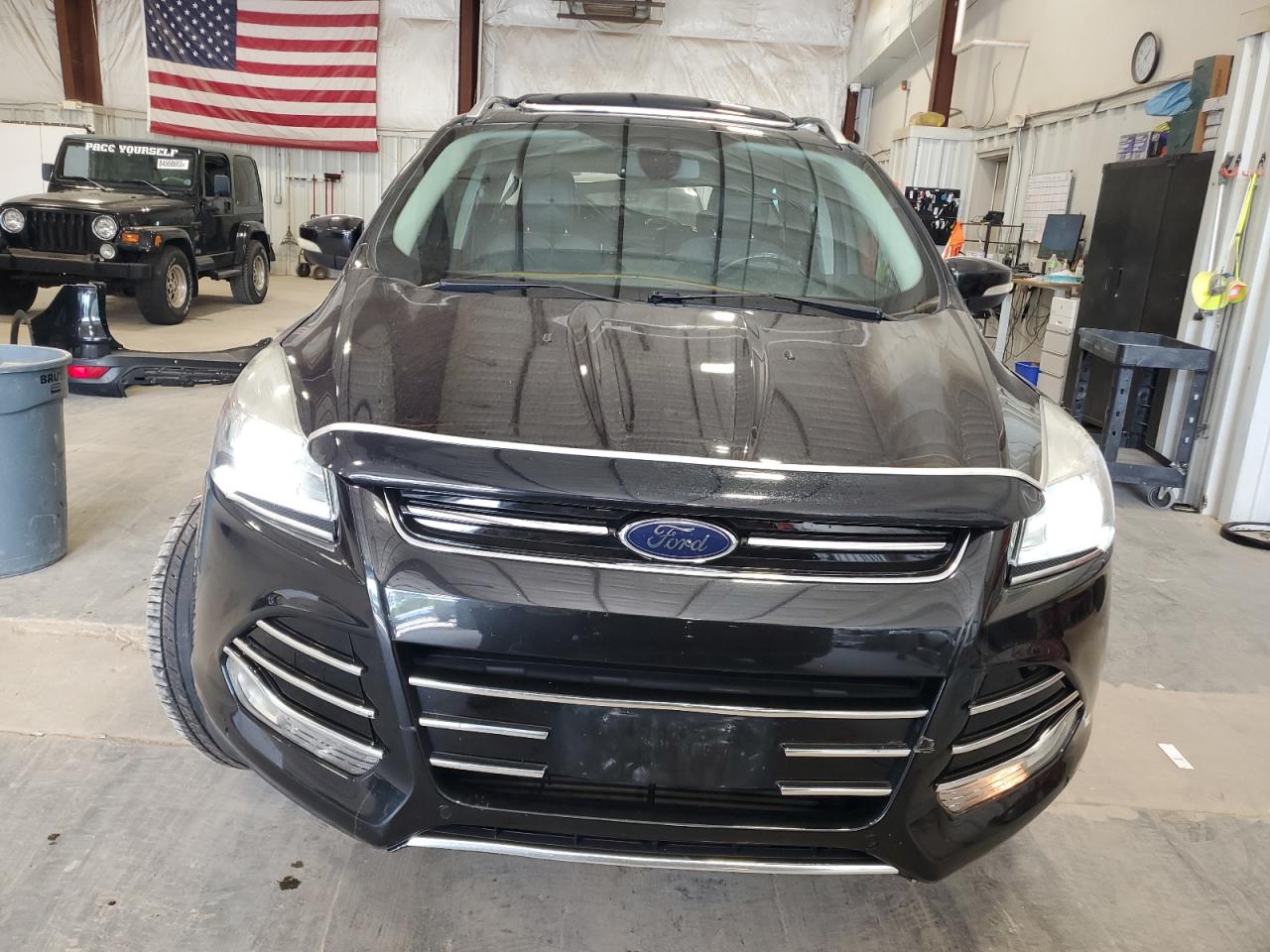 FORD ESCAPE TITANIUM