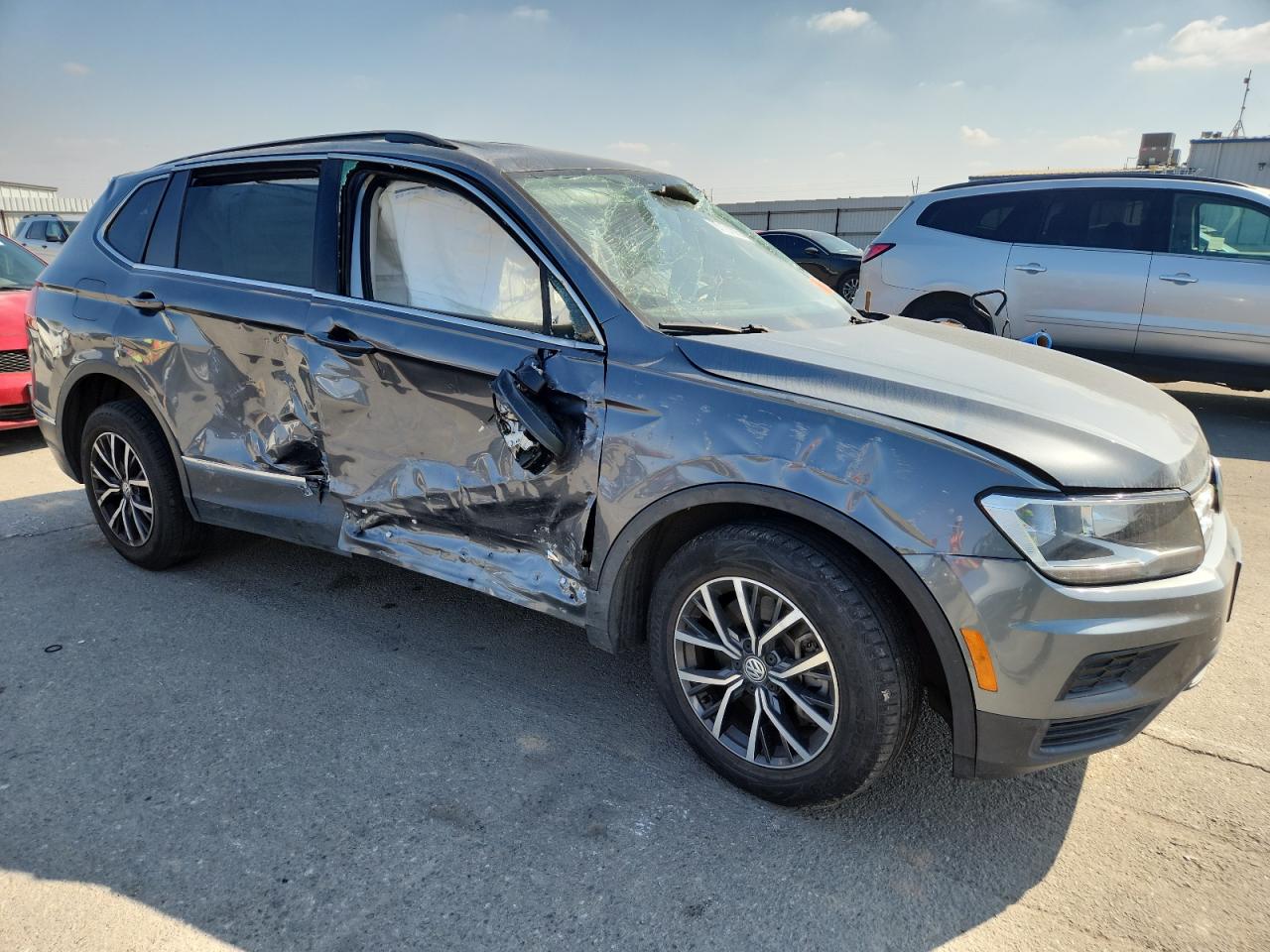 VOLKSWAGEN TIGUAN SE
