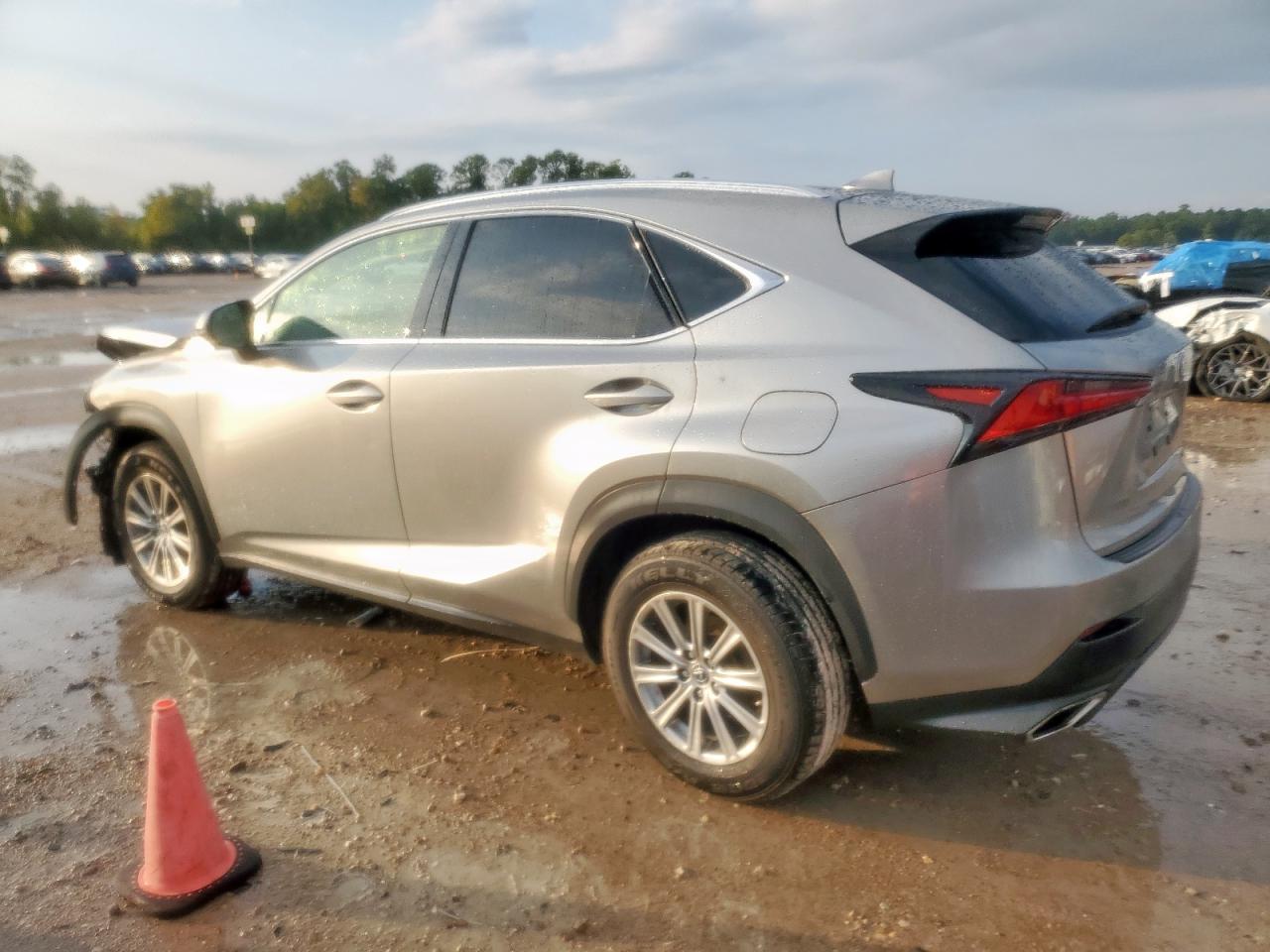 LEXUS NX 300 BASE