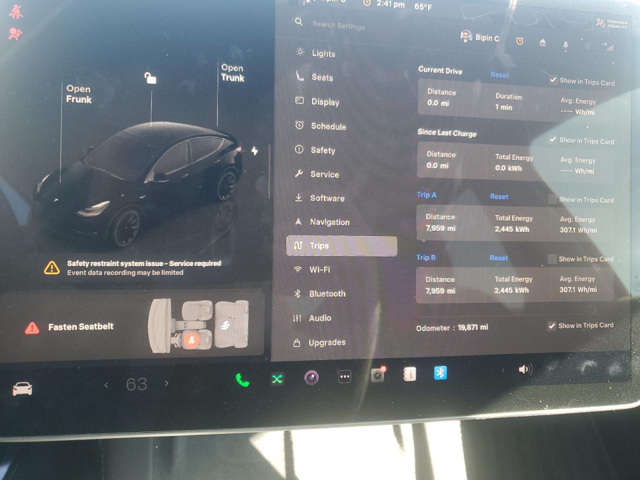 TESLA MODEL Y