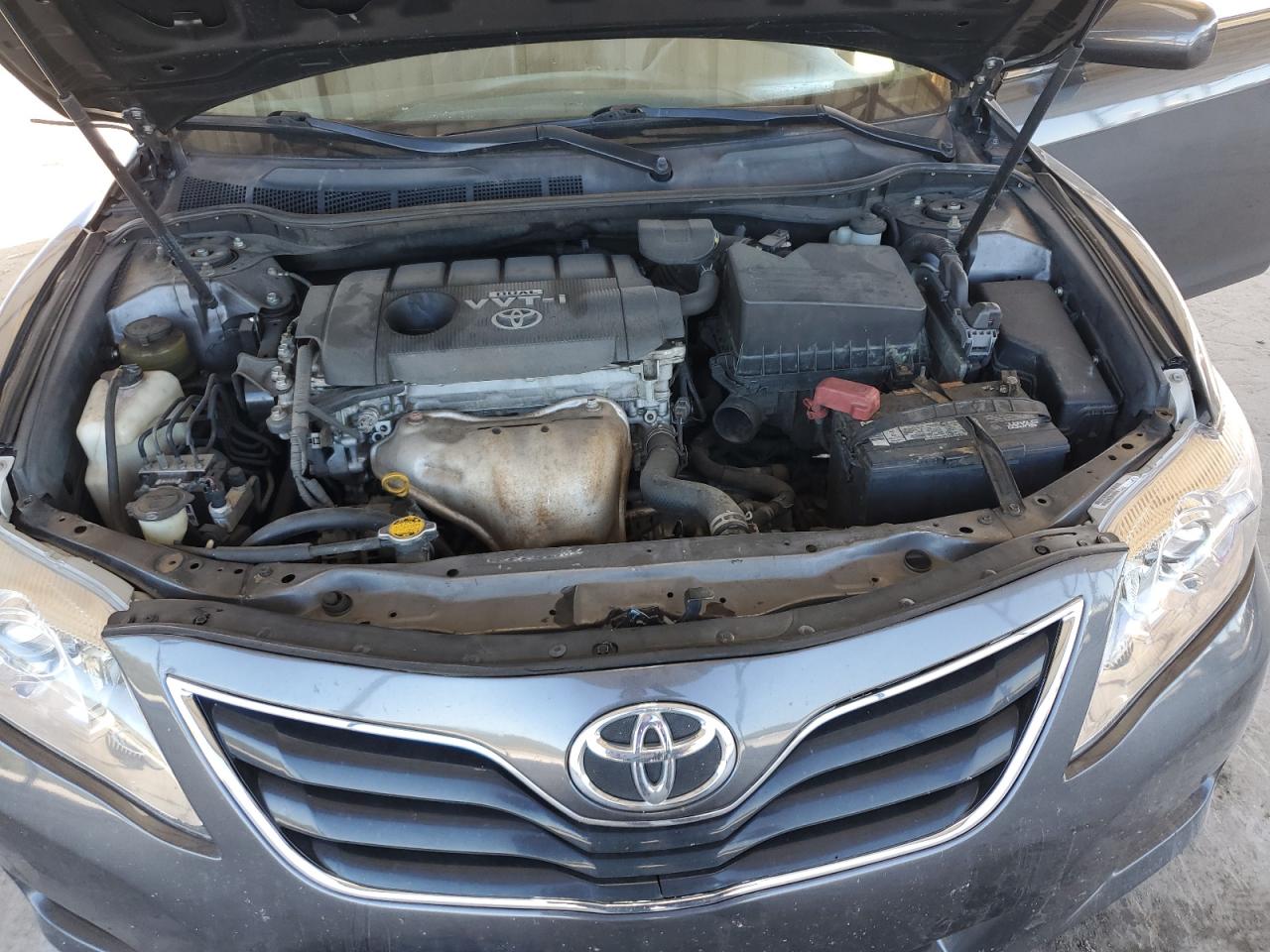 TOYOTA CAMRY BASE