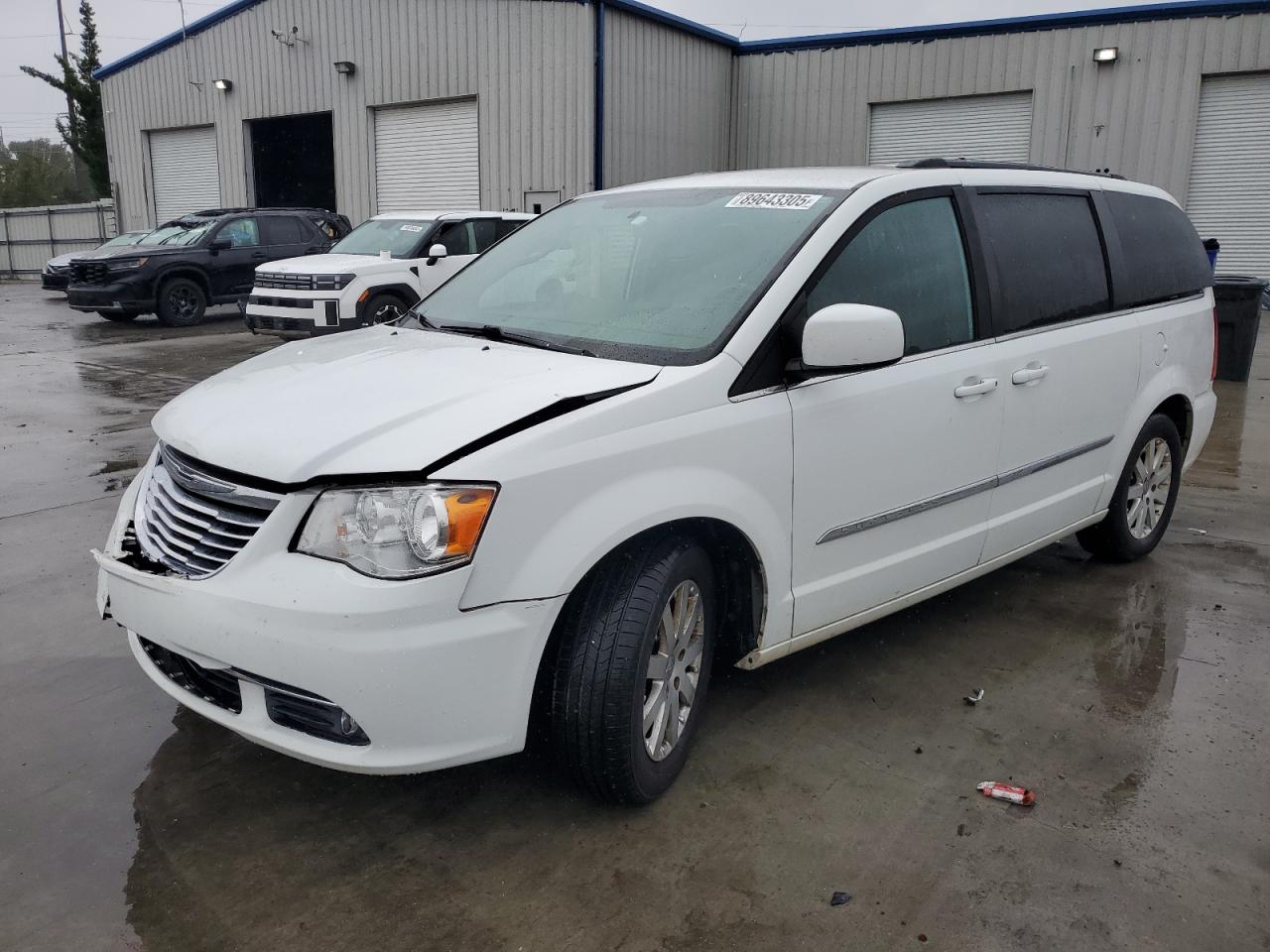 CHRYSLER TOWN & COUNTRY TOURING