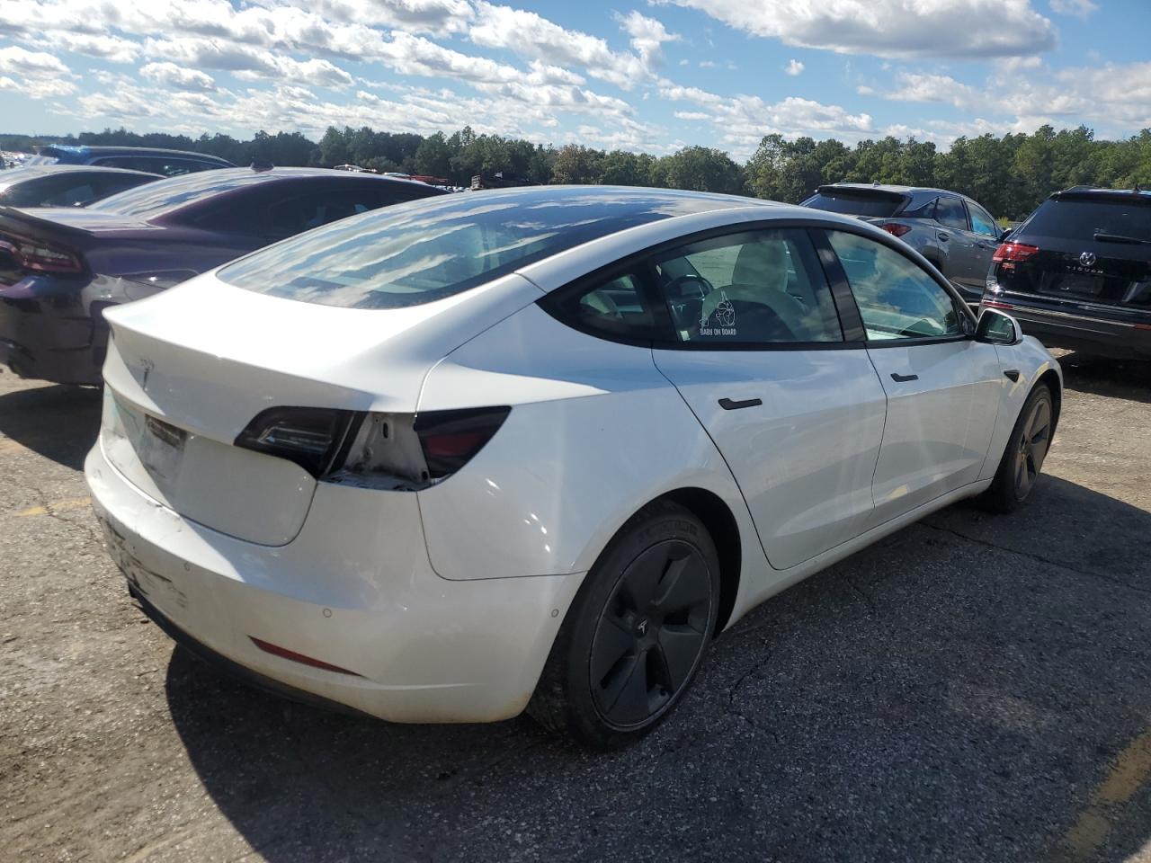 TESLA MODEL 3