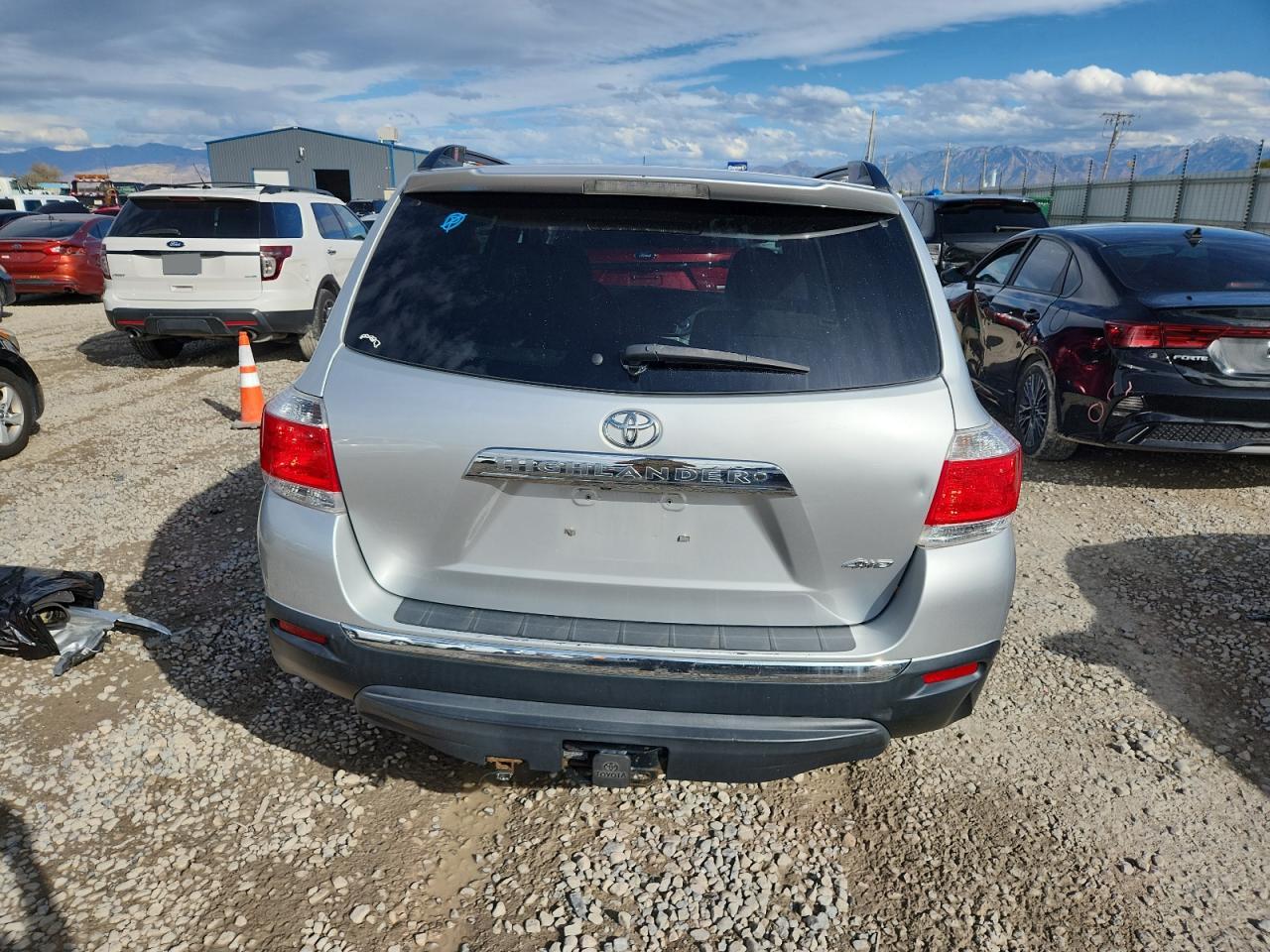 TOYOTA HIGHLANDER BASE