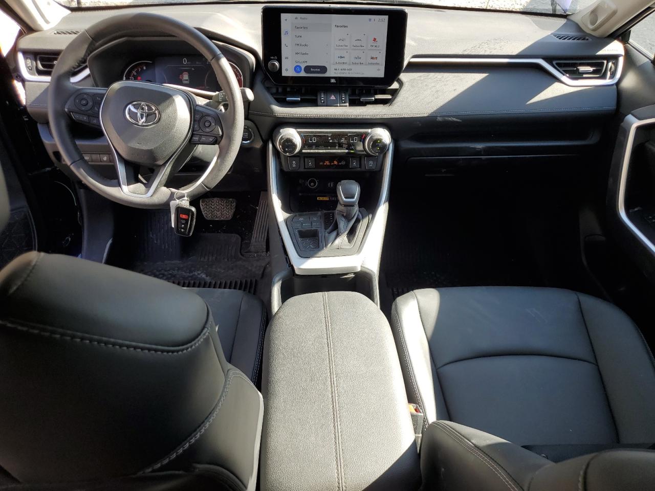 TOYOTA RAV4 XLE PREMIUM