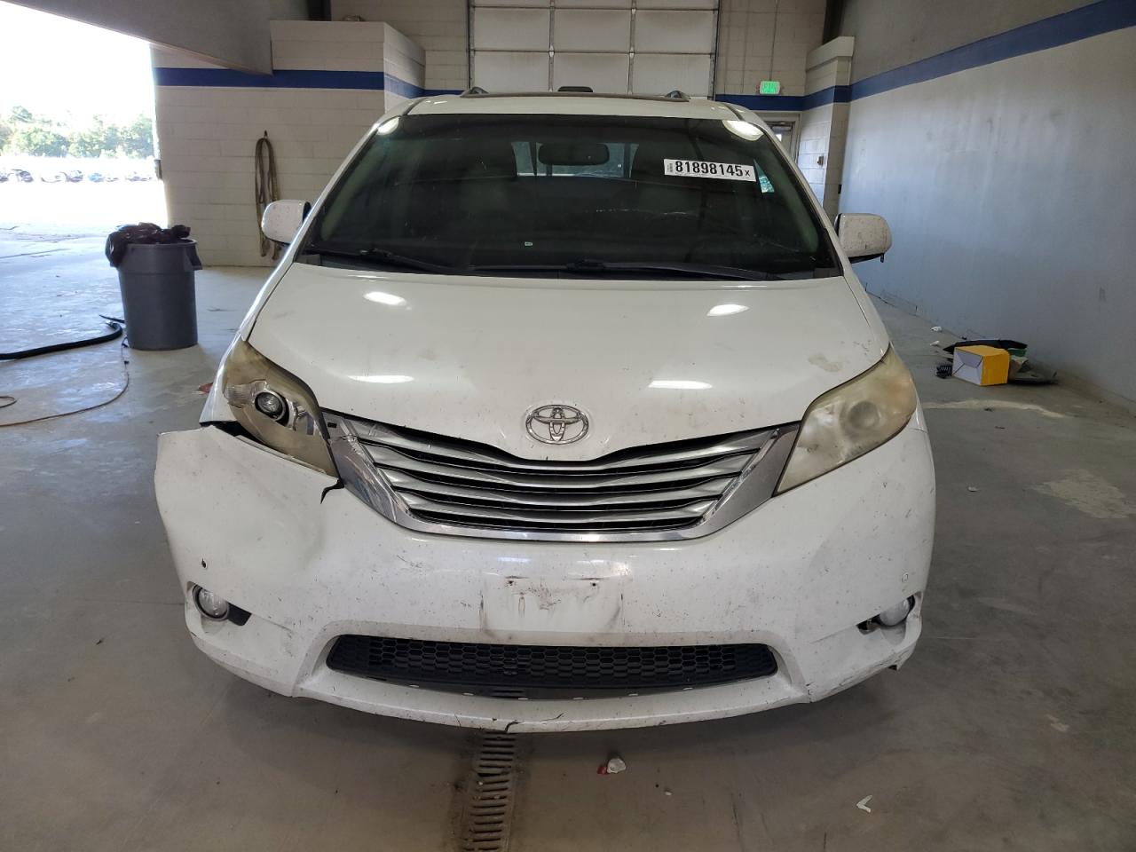 TOYOTA SIENNA XLE