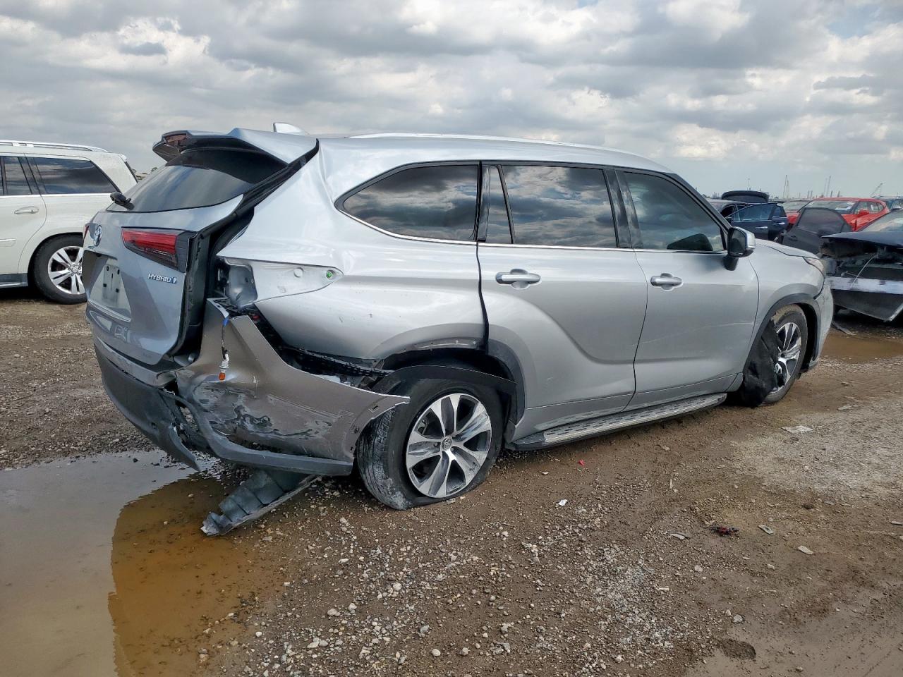 TOYOTA HIGHLANDER HYBRID XLE