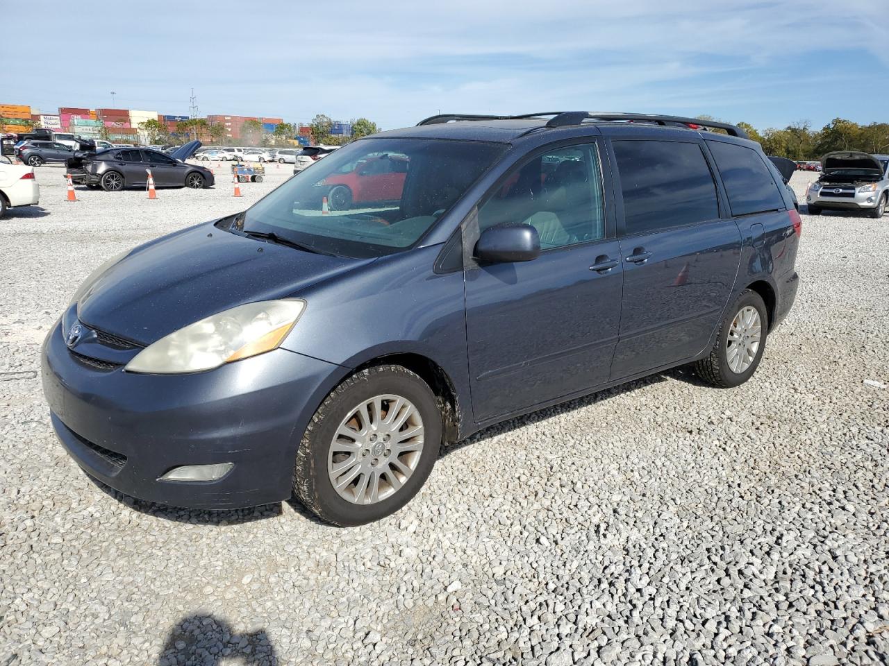 TOYOTA SIENNA XLE