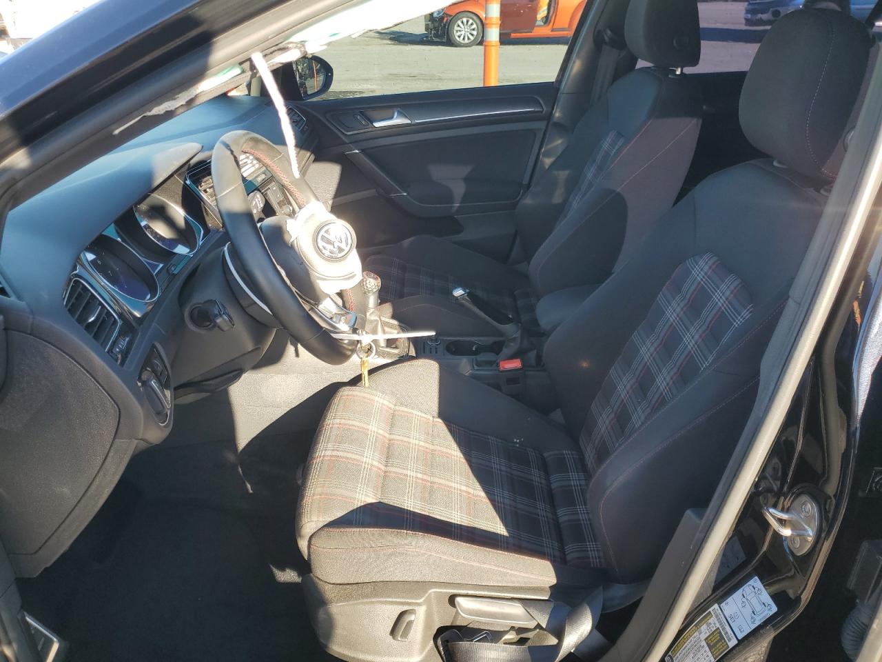 VOLKSWAGEN GOLF GTI S