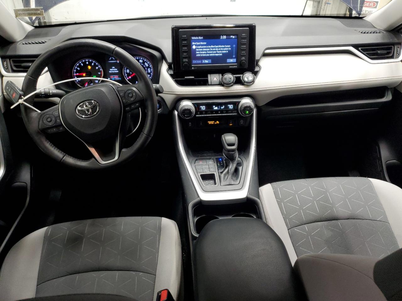 TOYOTA RAV4 XLE