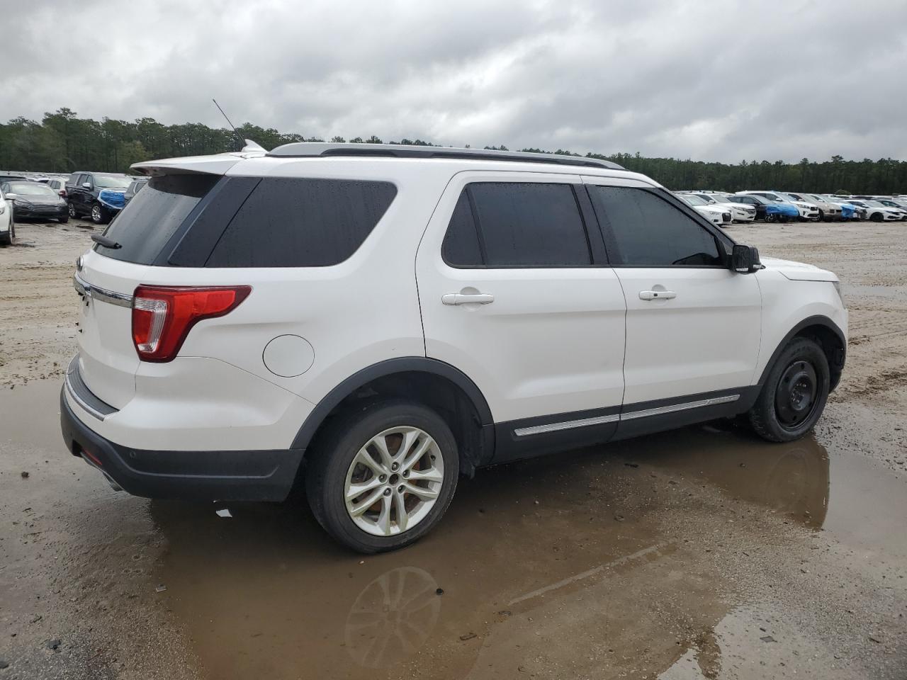 FORD EXPLORER XLT