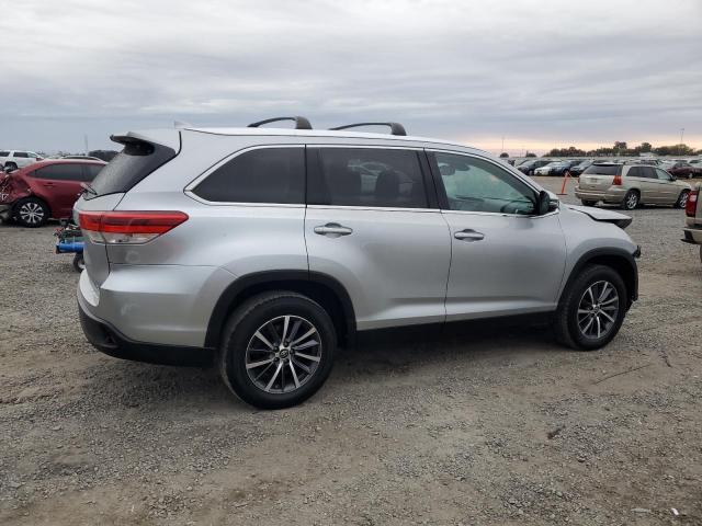 2019 TOYOTA HIGHLANDER - 5TDKZRFH0KS573593