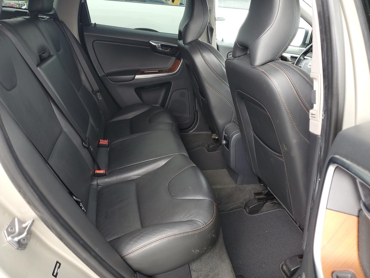 VOLVO XC60 T5 INSCRIPTION