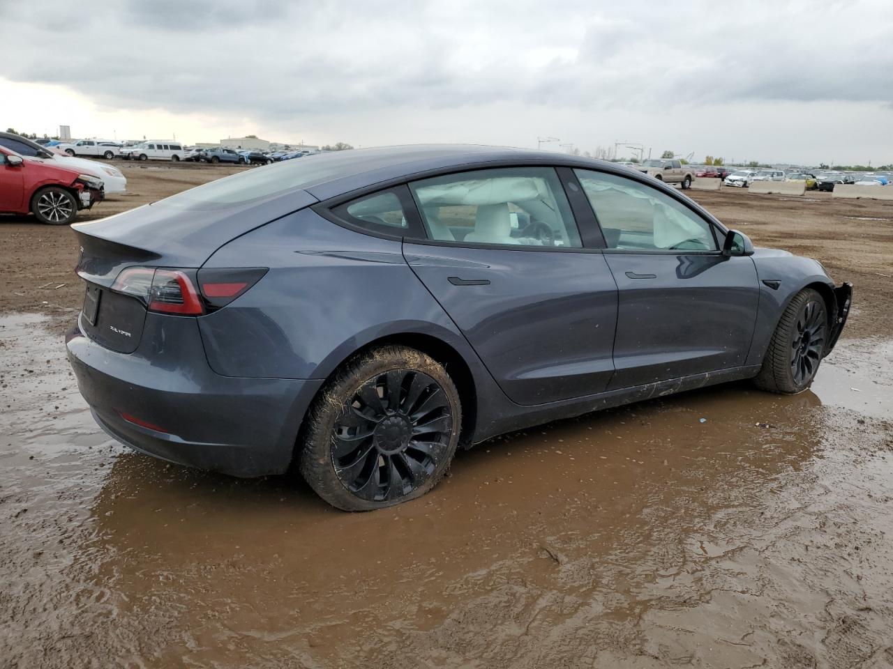 TESLA MODEL 3