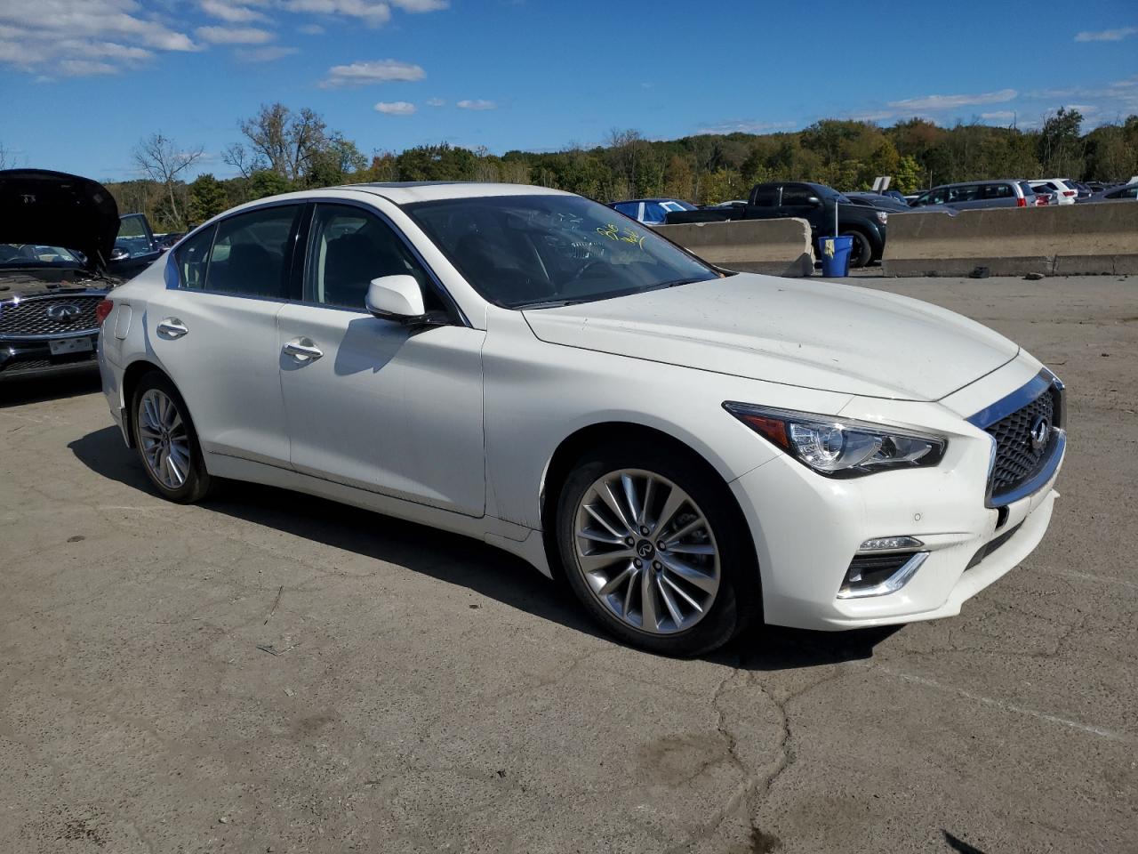INFINITI Q50 LUXE