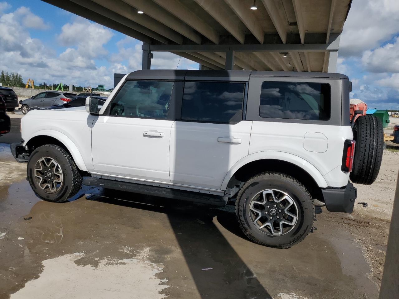 FORD BRONCO OUTER BANKS