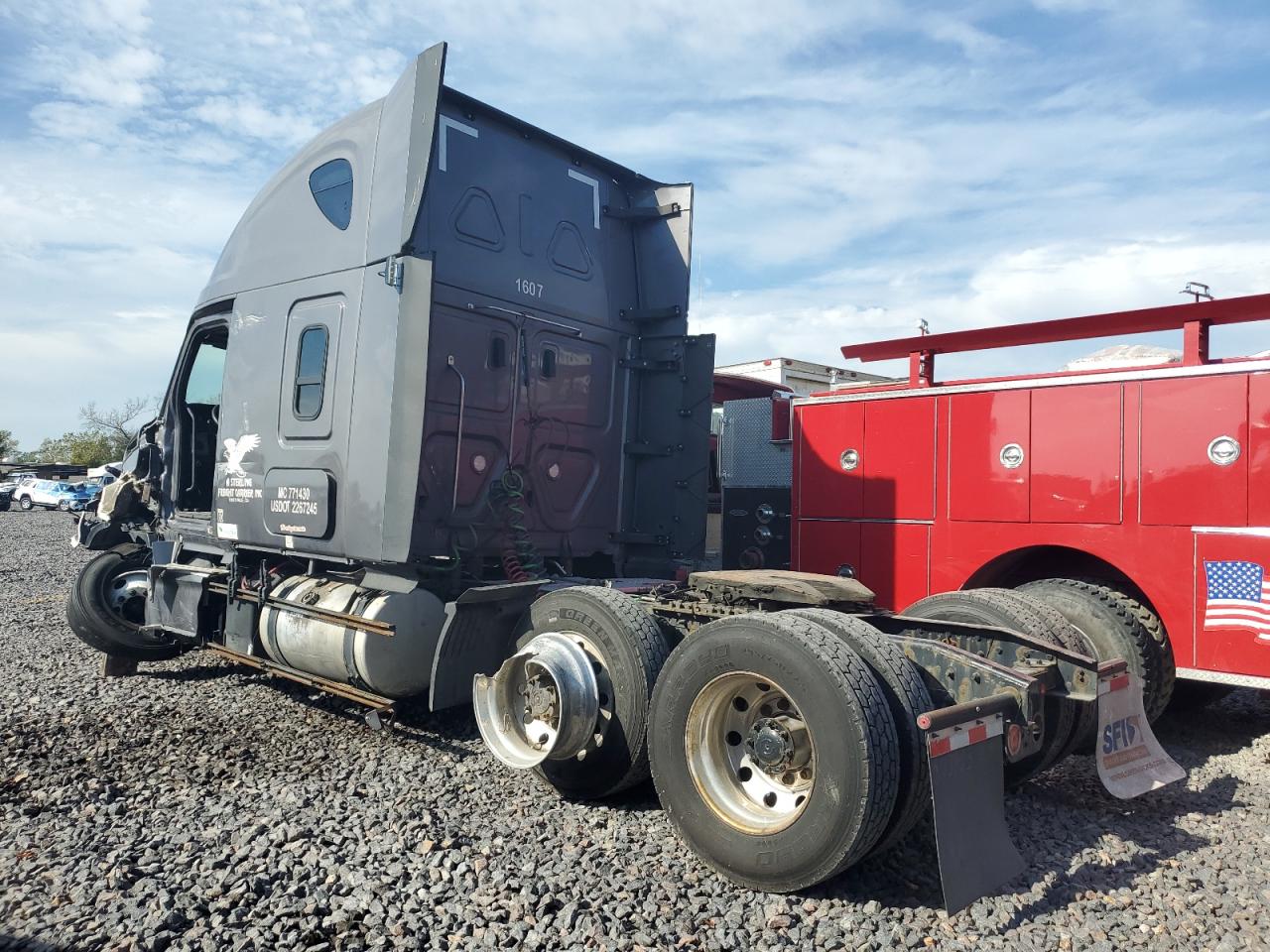 Lot #3302846929 2020 FREIGHTLINER CASCADIA 1