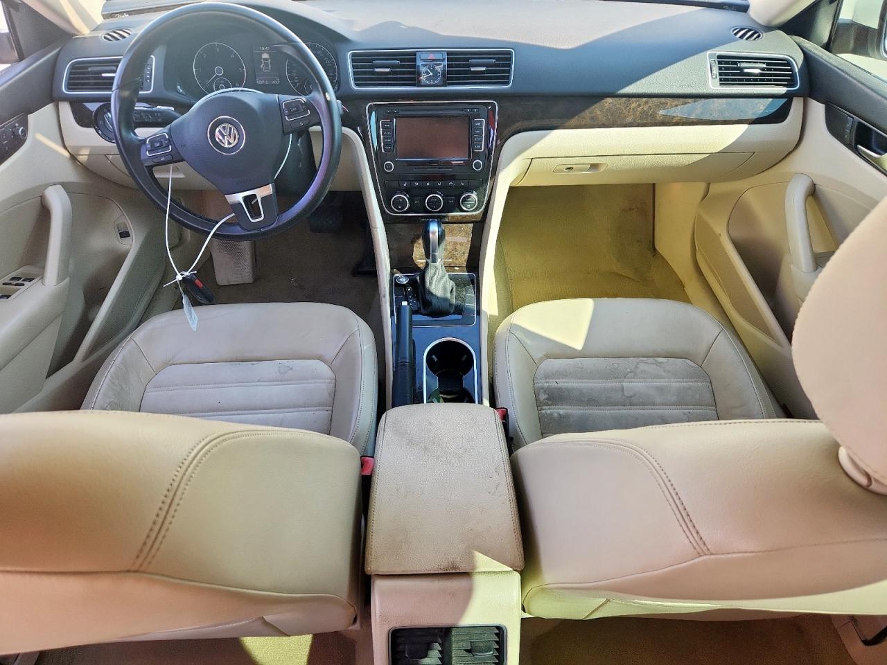 VOLKSWAGEN PASSAT SEL