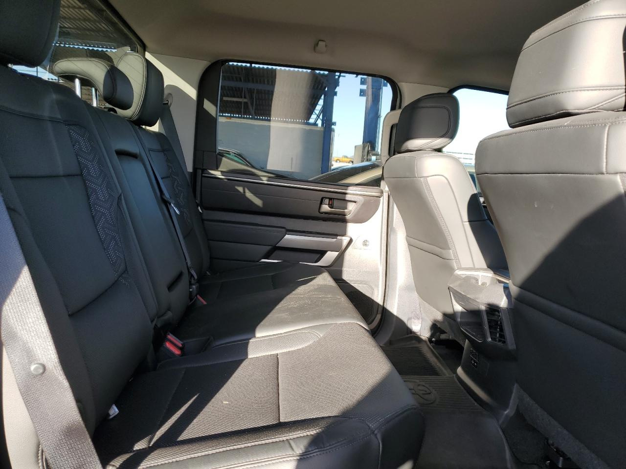 TOYOTA TUNDRA CREWMAX SR