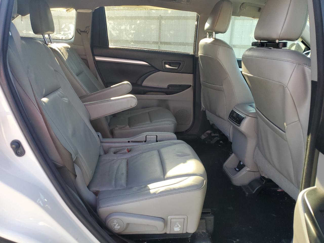 TOYOTA HIGHLANDER XLE