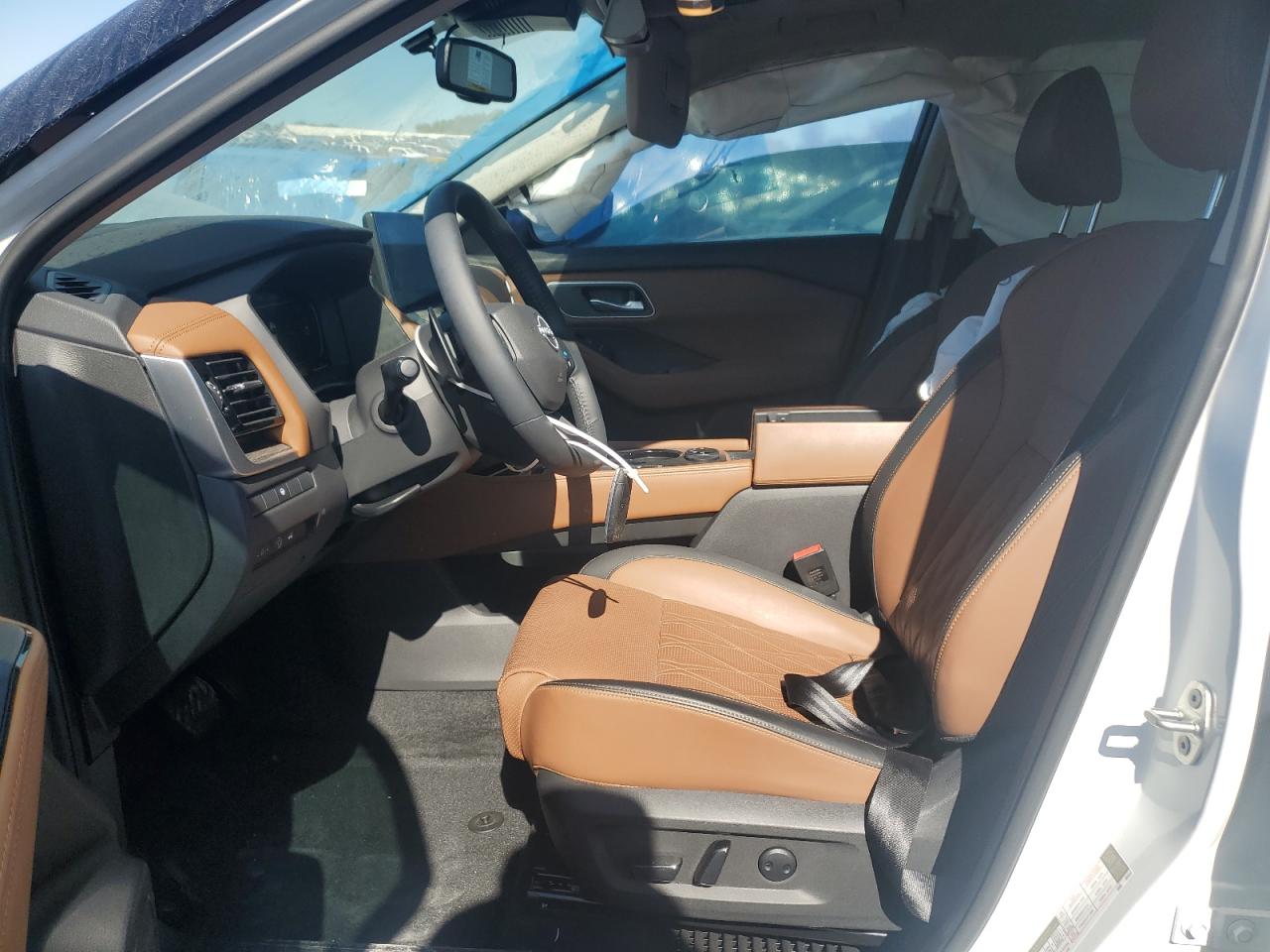 NISSAN ROGUE PLATINUM