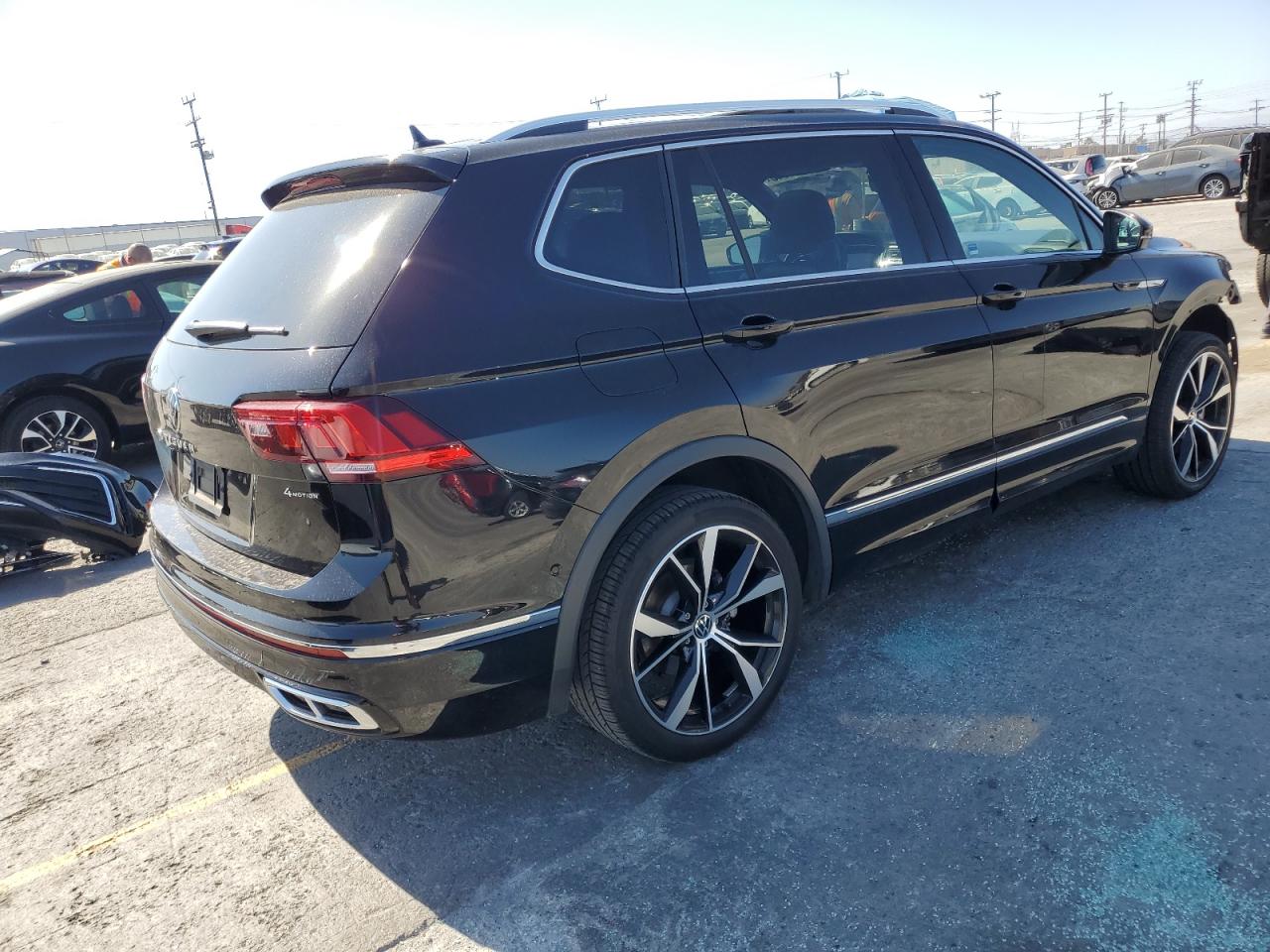 VOLKSWAGEN TIGUAN SEL R-LINE